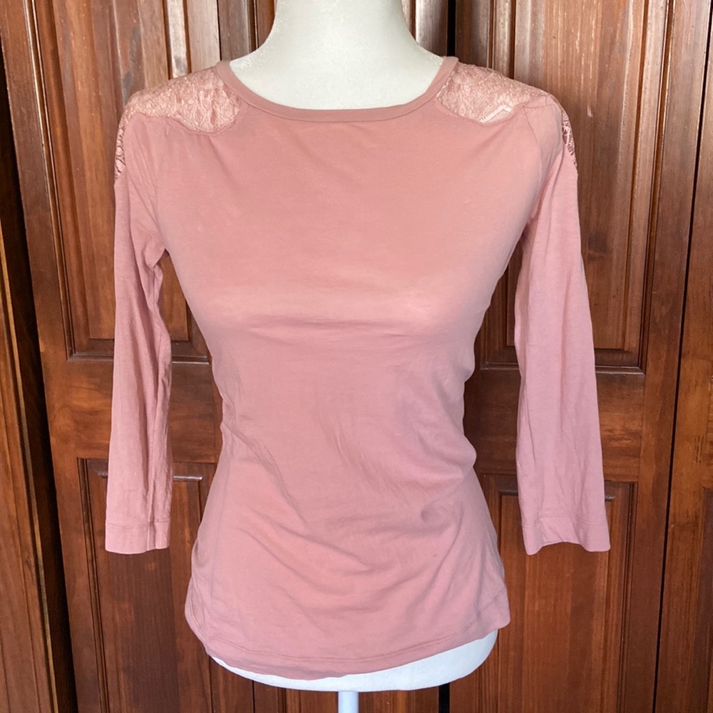 BR lace 3/4 length top